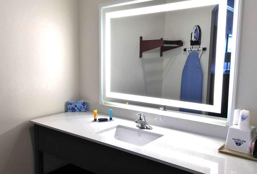 Regency Inn & Suites- Nw Houston Jersey Village Room photo