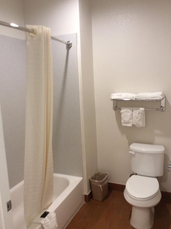 Regency Inn & Suites- Nw Houston Jersey Village Room photo